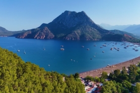 Adrasan’da Sezon Açılıyor: Tatilciler Doğayla İç İçe Bir Yaz İçin Hazır